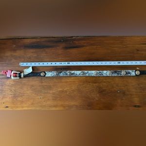 Western style leather belt with genuine cowhide. Size 34